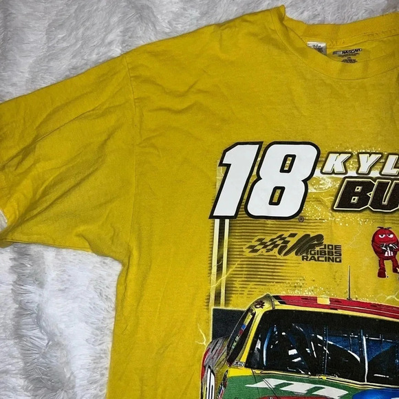 Kyle Busch NASCAR Racing M&M Graphic Tee size XXL - Picture 1 of 4